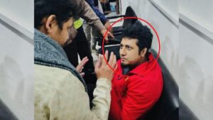 হাদি চত্বর থেকে ‘পিস্তলসহ’ যুবক আটক