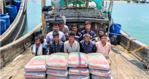 সেন্টমার্টিন উপকূলে ১ হাজার ৭০০ বস্তা সিমেন্ট জব্দ, আটক ২০