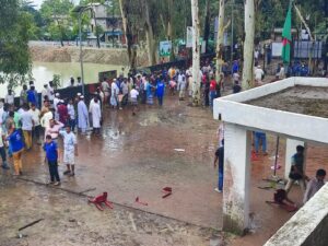 টেকনাফে হোয়াইক্যং ইউনিয়ন বিভক্তি নিয়ে গণশুনানিতে উত্তেজনা, সংঘর্ষে ইউপি কার্যালয়ে ভাঙচুর
