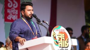 হেলিকপ্টারে পালাবেন নাকি সম্মানের সঙ্গে পদত্যাগ করবেন ঠিক করুন: তারেক রহমানের উদ্দেশে নাহিদ ইসলাম