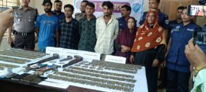 চকরিয়া থানা পুলিশের বিশেষ অভিযানে বিপুল পরিমাণ অস্ত্র ও গুলি উদ্ধার, ৬ জন গ্রেফতার