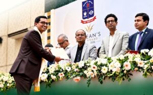 ডিনস অ্যাওয়ার্ড পেলেন স্টেট ইউনিভার্সিটির প্রভাষক বিক্রম আদিত্য