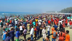 শীতের হাওয়ায় বদলে গেছে কক্সবাজার সৈকত, বাড়ছে পর্যটকের ভিড়